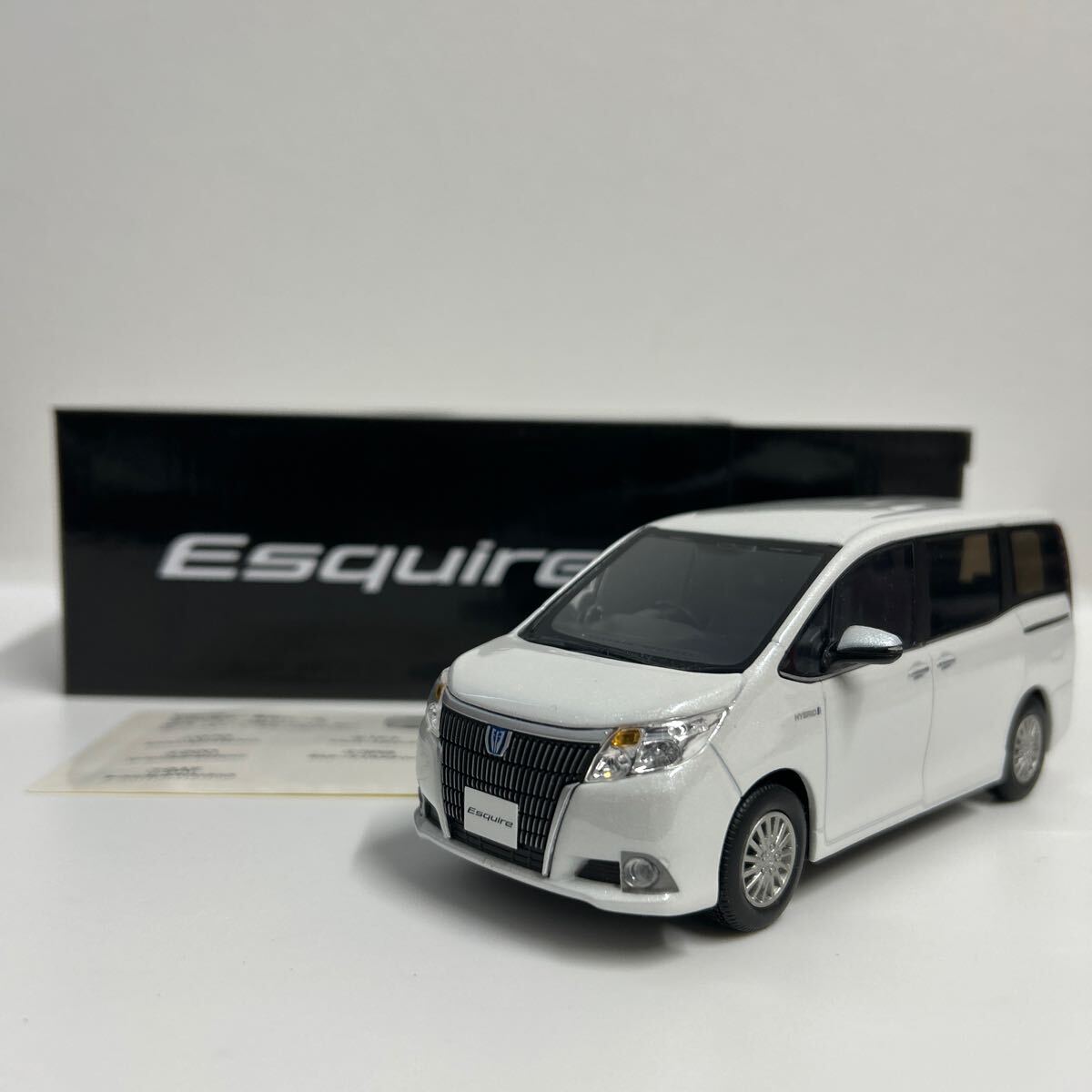 Amazon | 1/30 ミニカー 新型エスクァイア Esquire 後期 非売品