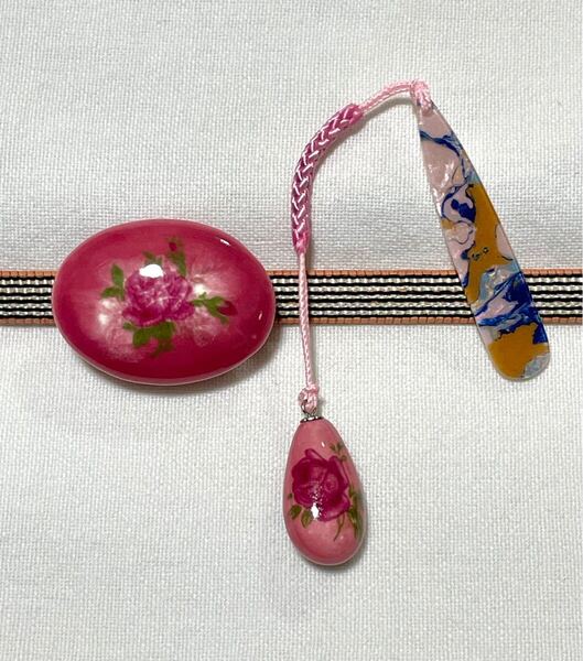 NO.773 九谷焼 帯留め+帯飾り 2点セット!陶器 花 薔薇 リメイク品(和装小物)ハンドメイド品