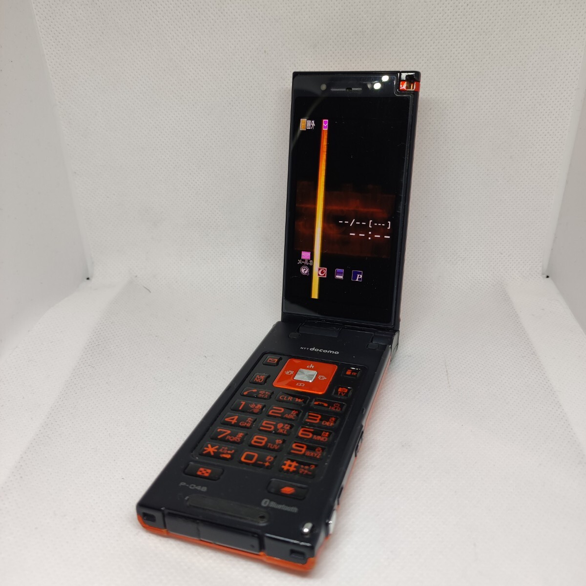 Yahoo!オークション -「携帯電話 docomo p-04b」の落札相場