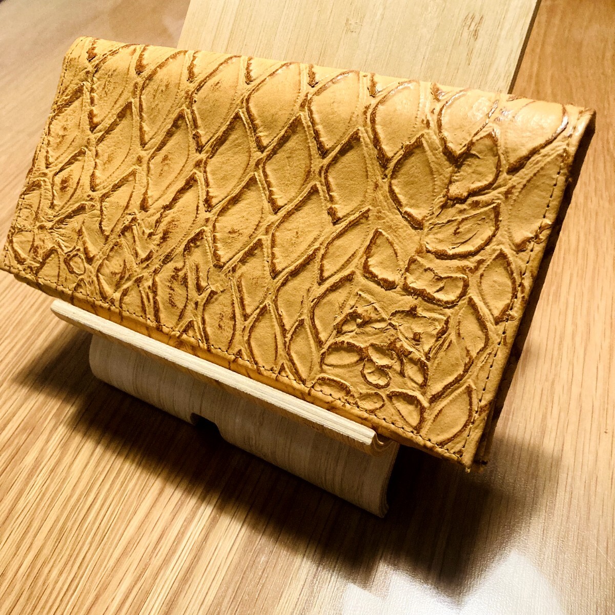 Yahoo!オークション -「センザンコウ財布」(財布) (ファッション Yahoo!オークション -「センザンコウ財布」(財布) (ファッション