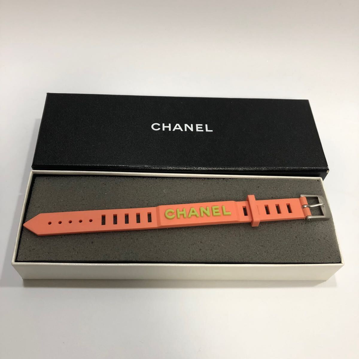 CHANEL - シャネル CHANEL 99P ロゴ ラバー ブレスレットの通販