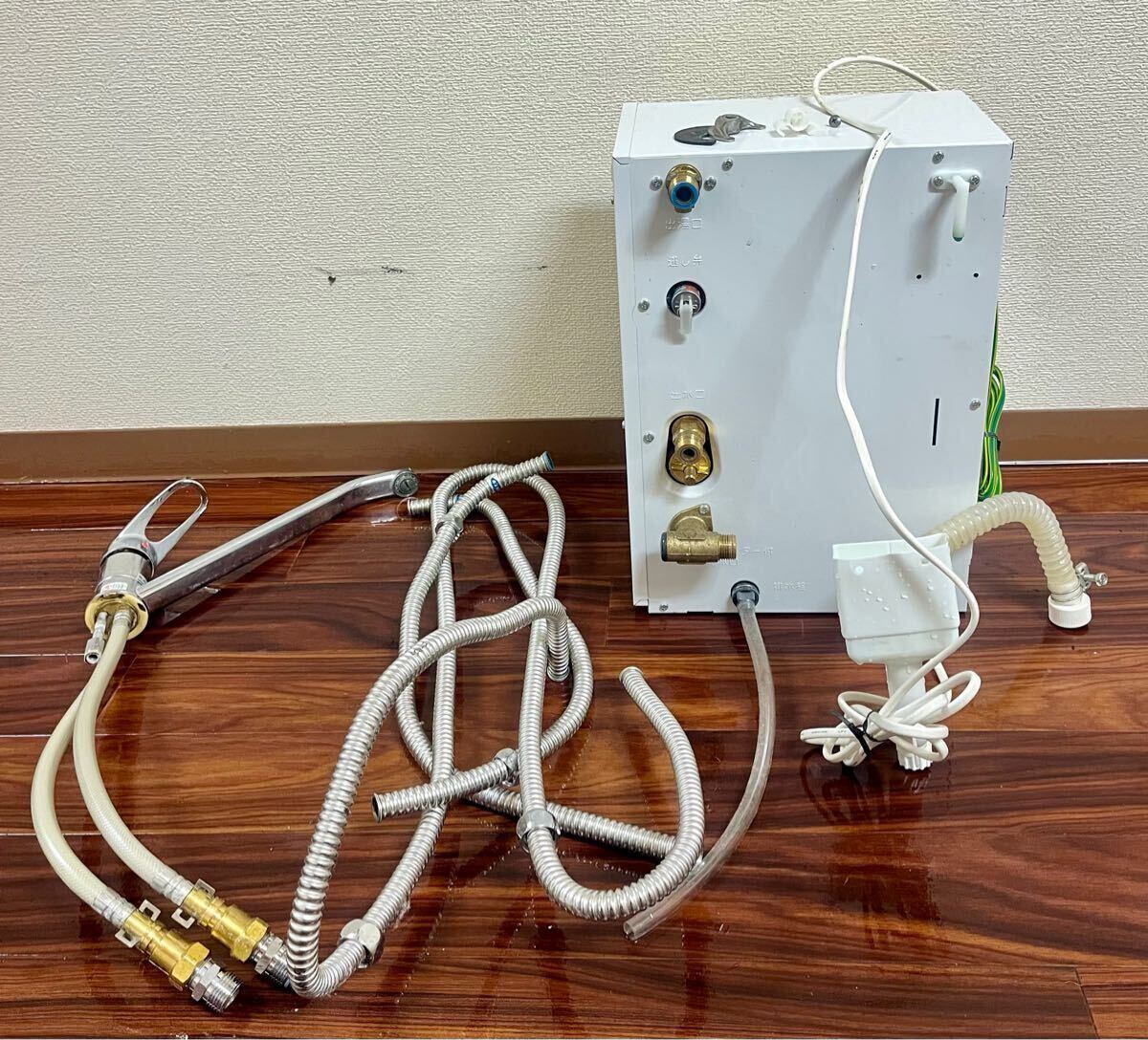 Yahoo!オークション -「toto小型電気温水器」(内装) (建築材料 Yahoo!オークション -「toto小型電気温水器」(内装) (建築材料