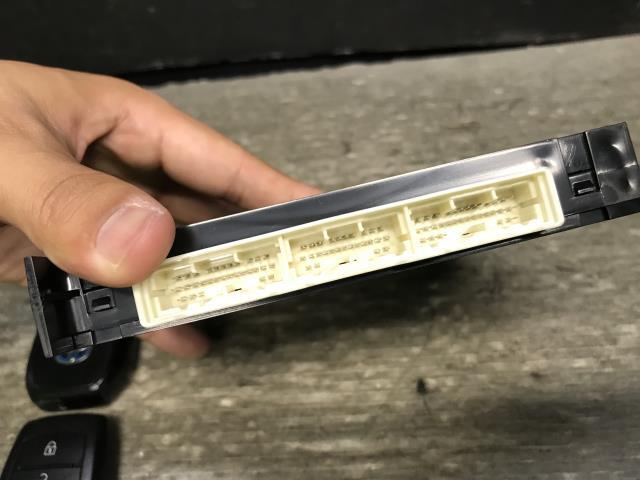 ヤリス 6AA-MXPH10 スマートキーコンピューター ハイブリッドG 202 899H0-K0021 8990H-K0040 ヤリス 6AA-MXPH10 スマートキーコンピューター ハイブリッドG 202 899H0-K0021 8990H-K0040