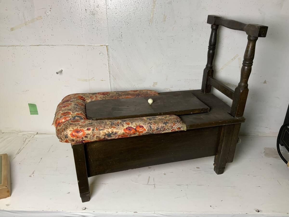 古便器コレクション常設展示「デザイン性豊かな昔の便器