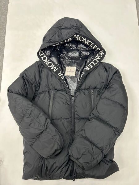 超美品 モンクレール montcla モンクラー ダウン サイズ4