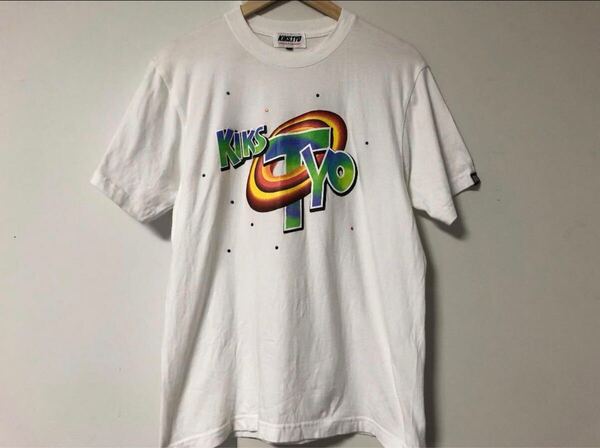KIKS TYO ラインストーン Tシャツ M 白 カラフルロゴ ストリート系美品 Rhinestone T-shirt M White Colorful Logo Street Style