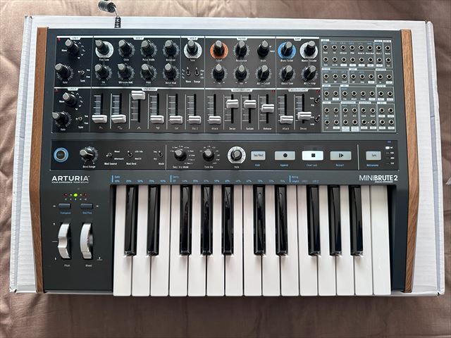Yahoo!オークション -「arturia minibrute」の落札相場・落札価格