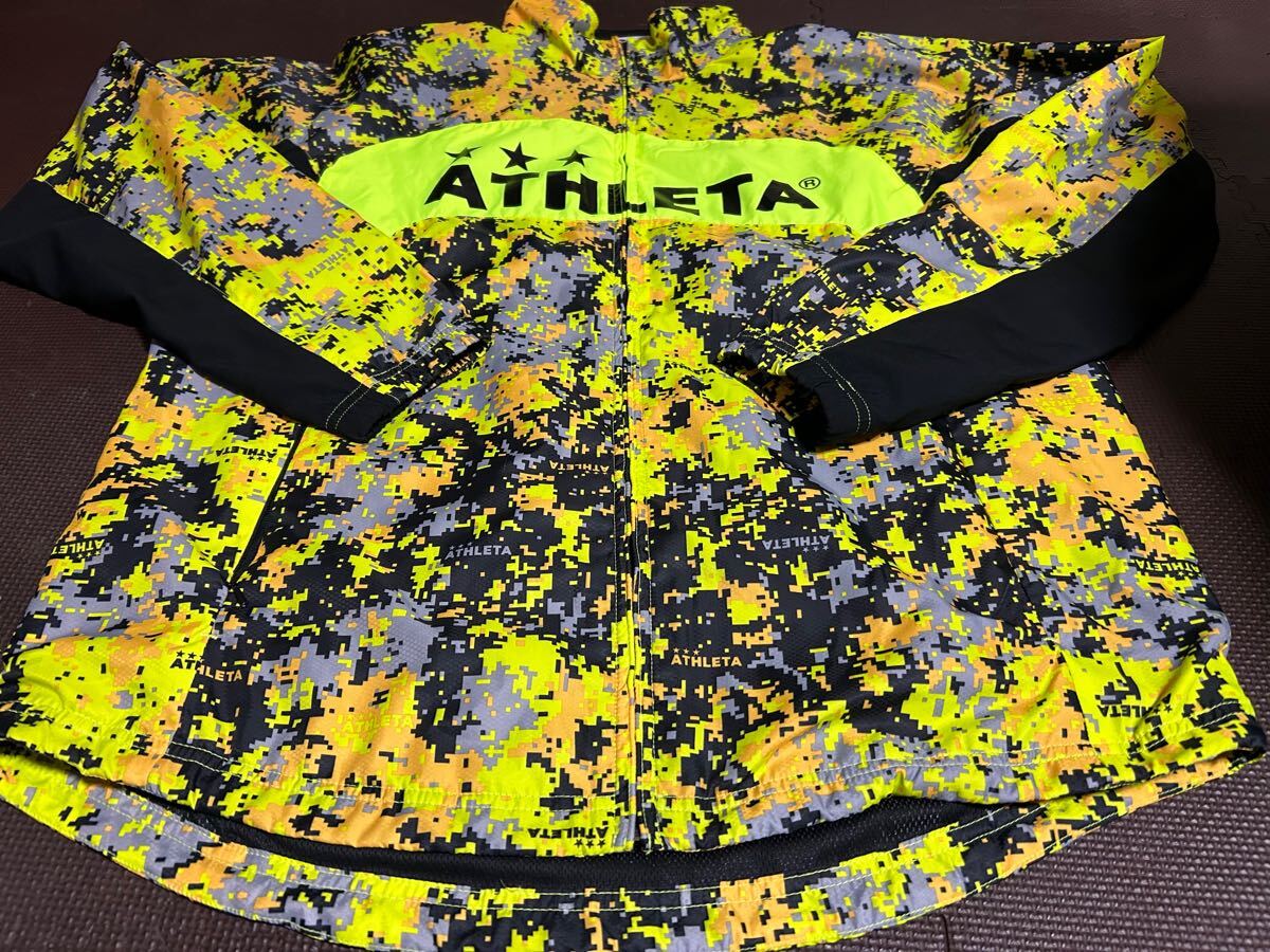 新品ATHLETA黒、蛍光色柄入り（ロゴ文字入り）ロゴ黒（バック）ジャンパー　サ