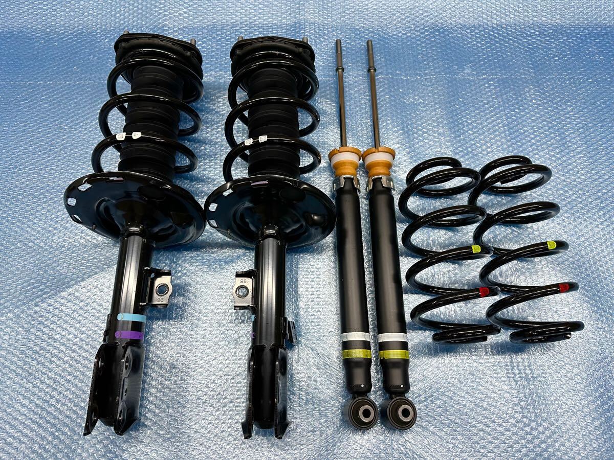 新車外し】ノア/ヴォクシー ZRR80G 2WD 純正サス 48520-28590 新車外し】ノア/ヴォクシー ZRR80G 2WD 純正サス 48520-28590