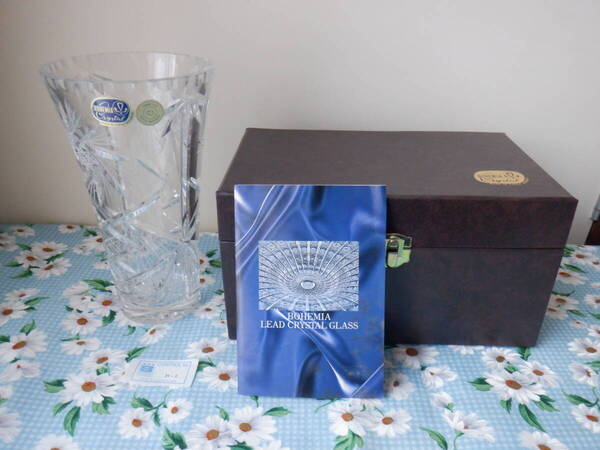 E1『BOHEMIA(ボヘミア)LEAD CRYSTAL GLASS★ハンドカットガラス花瓶 24%Pbo チェコスロバキア製』~箱付き 長期保管品