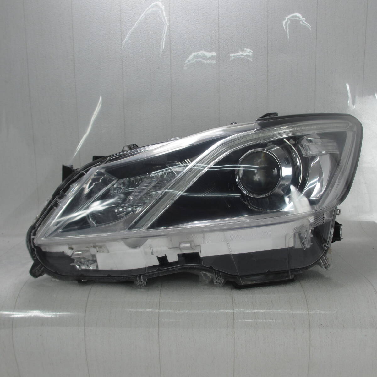 GRS210 前期 クラウン アスリート HID左ヘッドライト左ライト GRS210 前期 クラウン アスリート HID左ヘッドライト左ライト