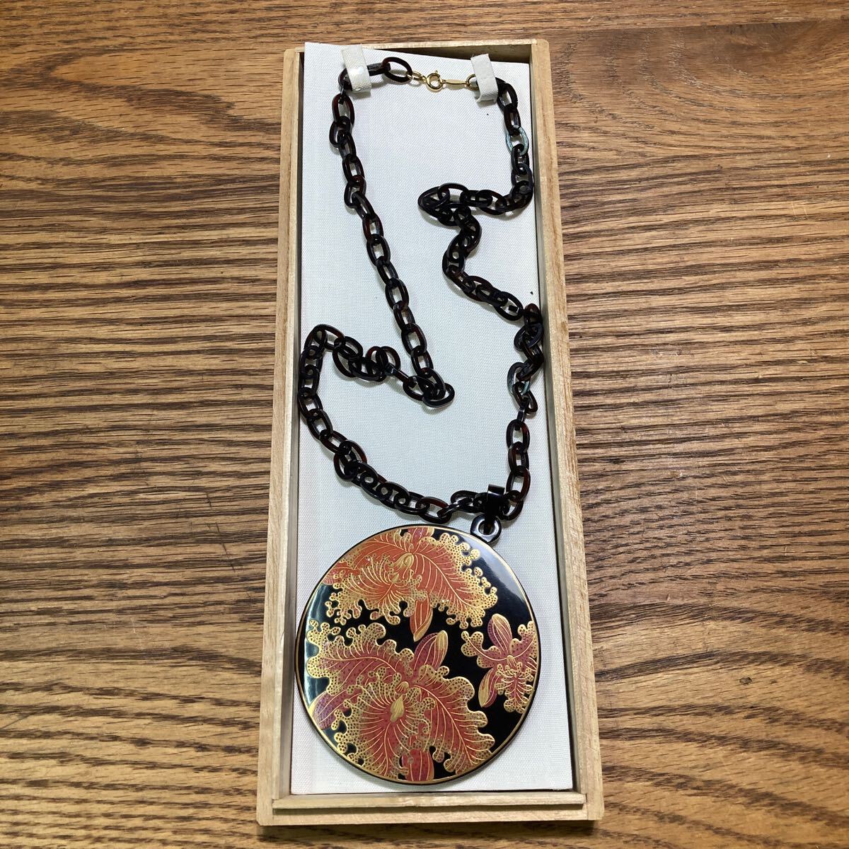 Yahoo!オークション -「蒔絵」(べっ甲) (ネックレス、ペンダント Yahoo!オークション -「蒔絵」(べっ甲) (ネックレス、ペンダント