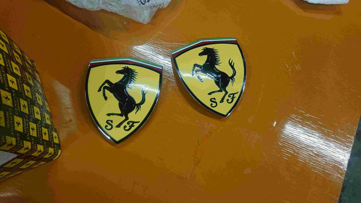 正規品 フェラーリ七宝焼き エンブレム特製フルセット（USED