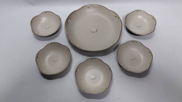 取り鉢揃・大皿×1~取り皿×5「たち吉・白い花」未使用【送料無料】「おかあさんのお針箱」00200456