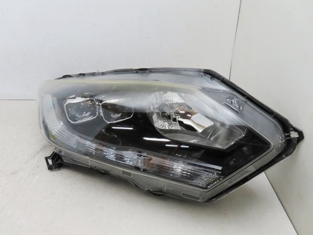 ヴェゼル　ru3 ヘッドライト　右 送料込 即決 ヴェゼル ハイブリッド HV RU3/RU4 前期 純正 LED