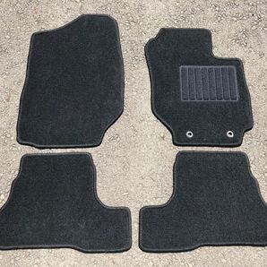 ■送料無料■スズキ ジムニー JB64W MT車用 黒無地 ブラック フロアマット カーマット 日本産 新品(年式:H30年7月~現行)