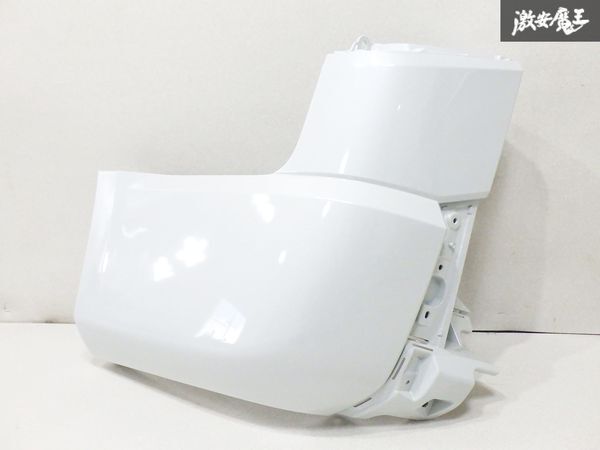 三菱 デリカD5 CV5W リアバンパーコーナー 運転席側 三菱デリカD5 CV5W リアバンパーコーナー運転席側