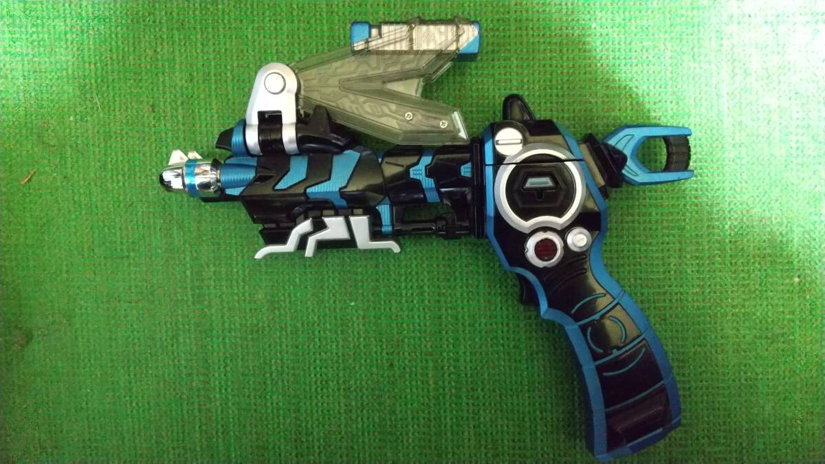 Yahoo!オークション -「仮面ライダーカブト 変身銃 ドレイク Yahoo!オークション -「仮面ライダーカブト 変身銃 ドレイク