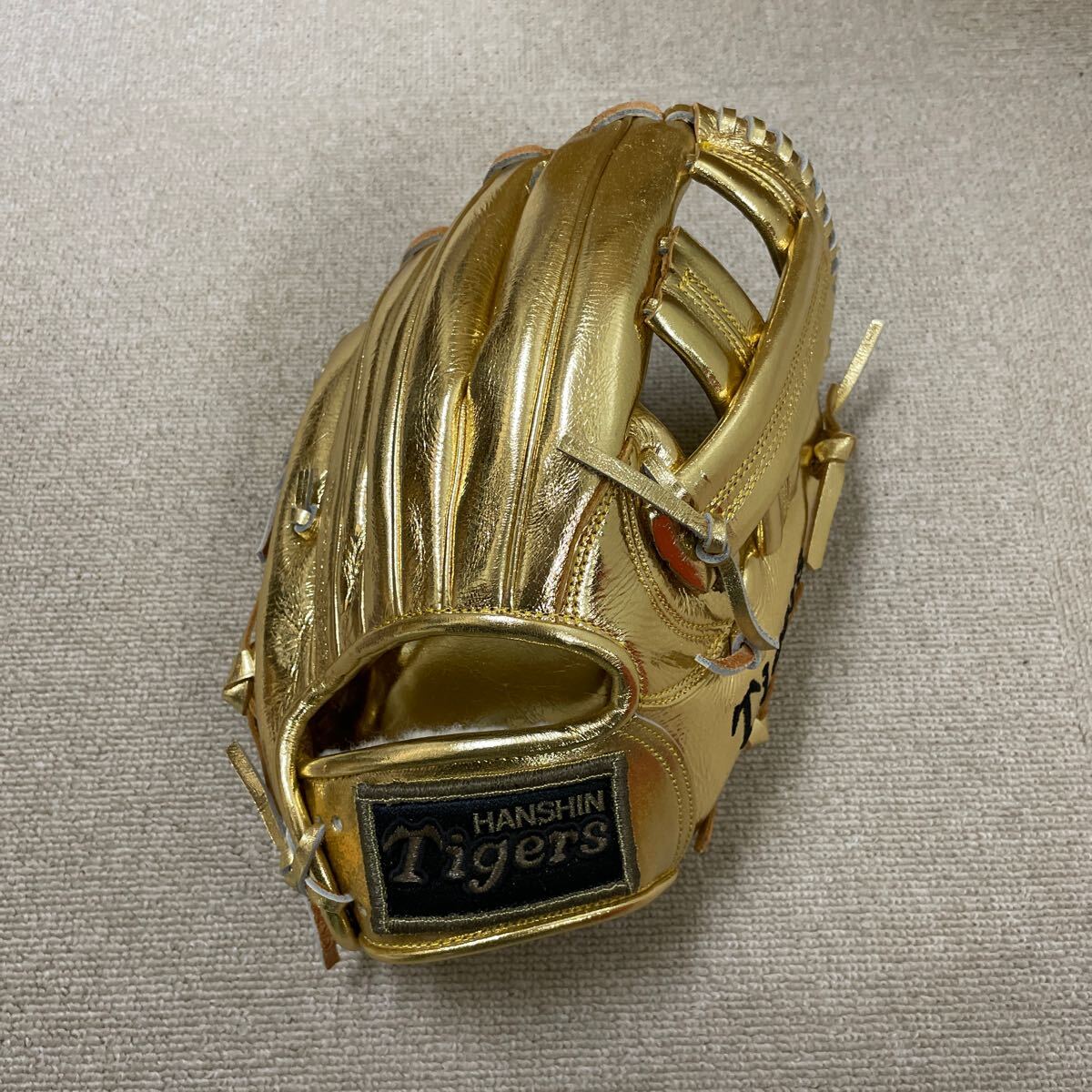 新品未使用】阪神タイガース 2003年優勝記念ゴールデングローブ - メルカリ