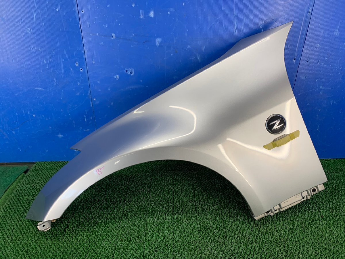 H15年 Z33 フェアレディZ 左フェンダー カラーNo. AX6 中古品 H15年 Z33 フェアレディZ 左フェンダー カラーNo. AX6 中古品