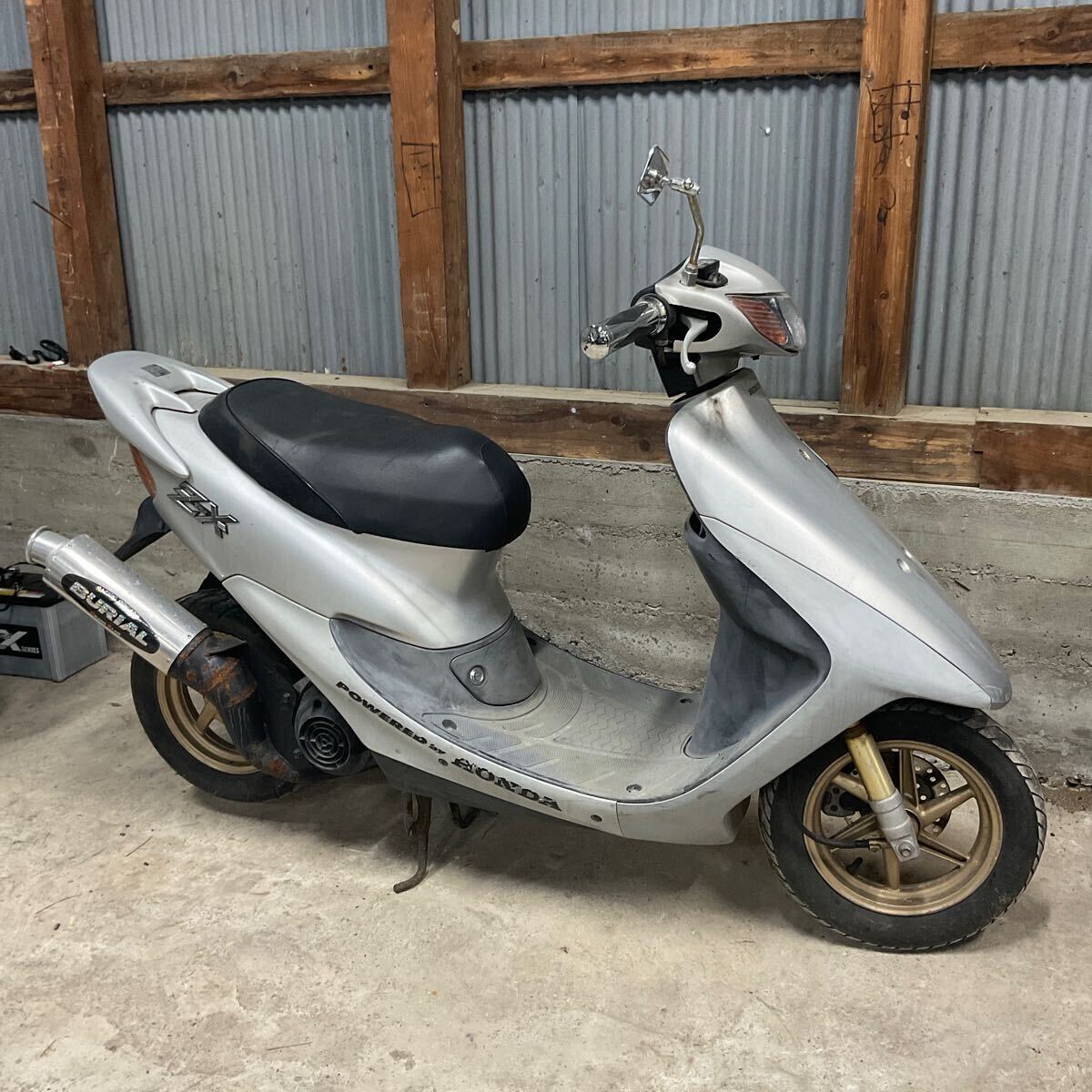 ホンダ ライブＤｉｏ ＺＸ ４２３３８ 未登録／未使用車 取扱説明書付 新品ミラー／前後新品タイヤ ＡＦ３５｜シイナモータース市川店  絶版館｜新車・中古バイクなら【グーバイク】
