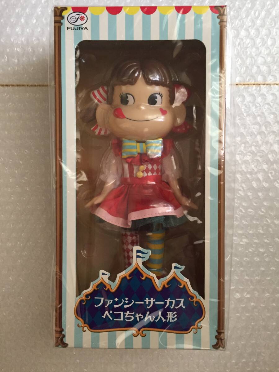 ピエロに扮したキュートなペコちゃん登場！期間限定ギフト商品