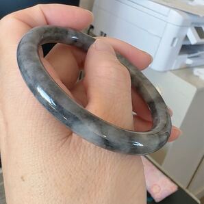 R2-0340 天然黒鳥鶏種翡翠《本物保証》 黒翡翠バングル56mm 白黒 上品上質 一点物 魔除け 昇進 成功 風水 金運 財運 幸運 幸福 縁起