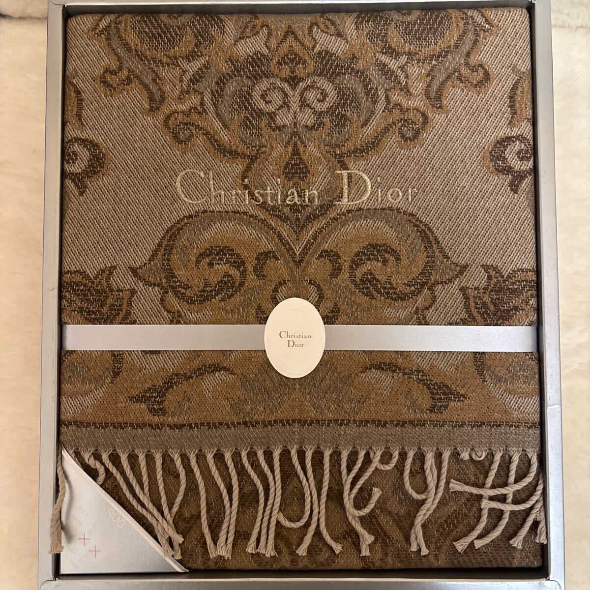 偉大な Christian Dior ロゴ入りストール 膝掛け おくるみ 小物 偉大な Christian Dior ロゴ入りストール 膝掛け おくるみ 小物