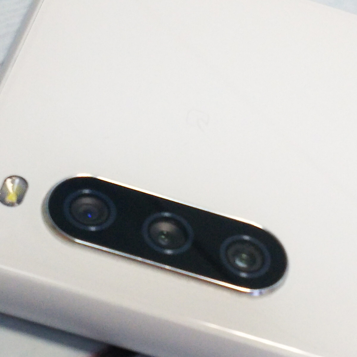 au Xperia 10 III SOG04 ホワイト SONY 本体 白ロム SIMロック解除済み SIMフリー B521375 au Xperia 10 III SOG04 ホワイト SONY 本体 白ロム SIMロック解除済み SIMフリー B521375