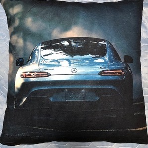 日本全国送料サービス!特価! メルセデスベンツ AMG GT リヤショット両面ロゴ 大きなクッション