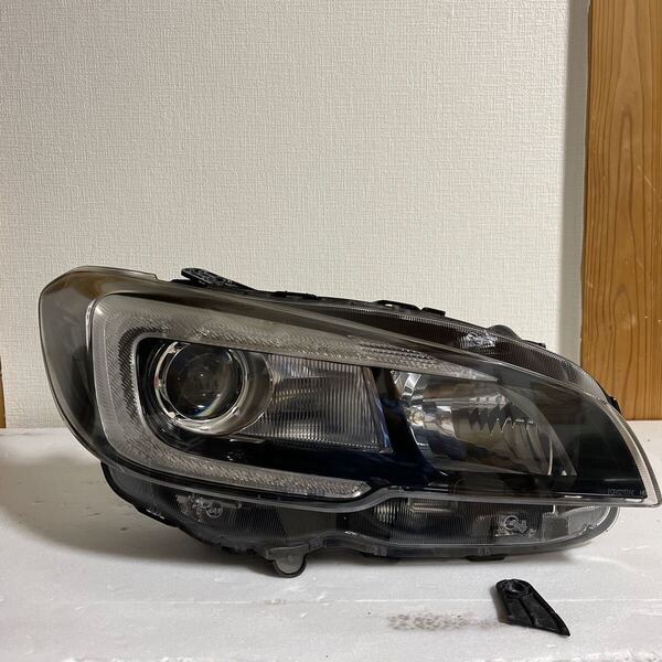 レヴォーグ VM4 VMG 前期 右ライト LED