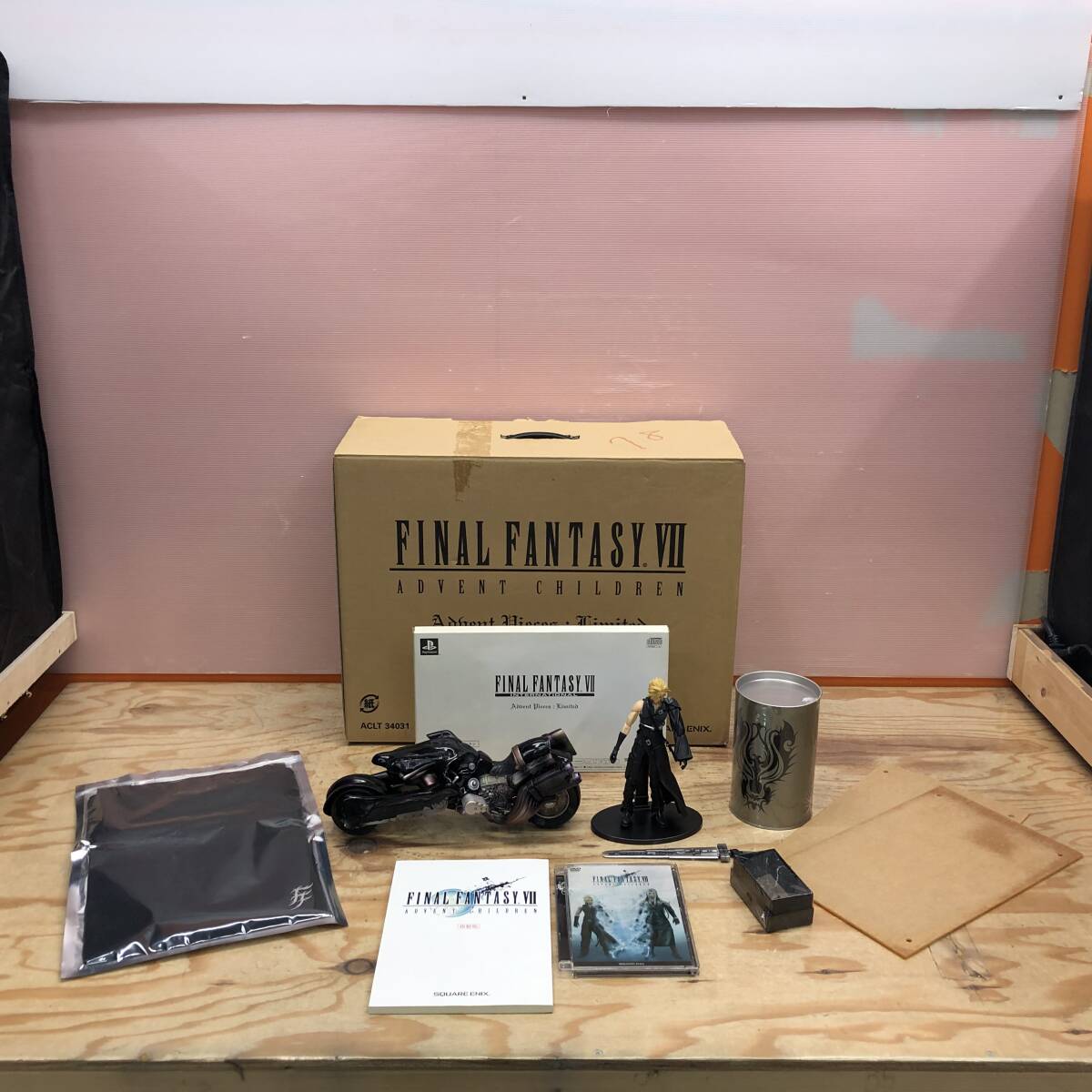 Final Fantasy VII Advent Children Advent Pieces Limited Box