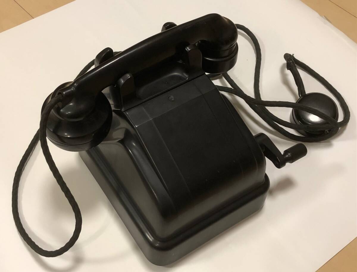 昭和の時代の黒電話 ばね式 コード ブラック
