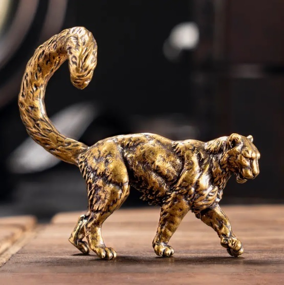 入荷!尾が蛇の虎 ビジネスの象徴 真鍮 置物 インテリア