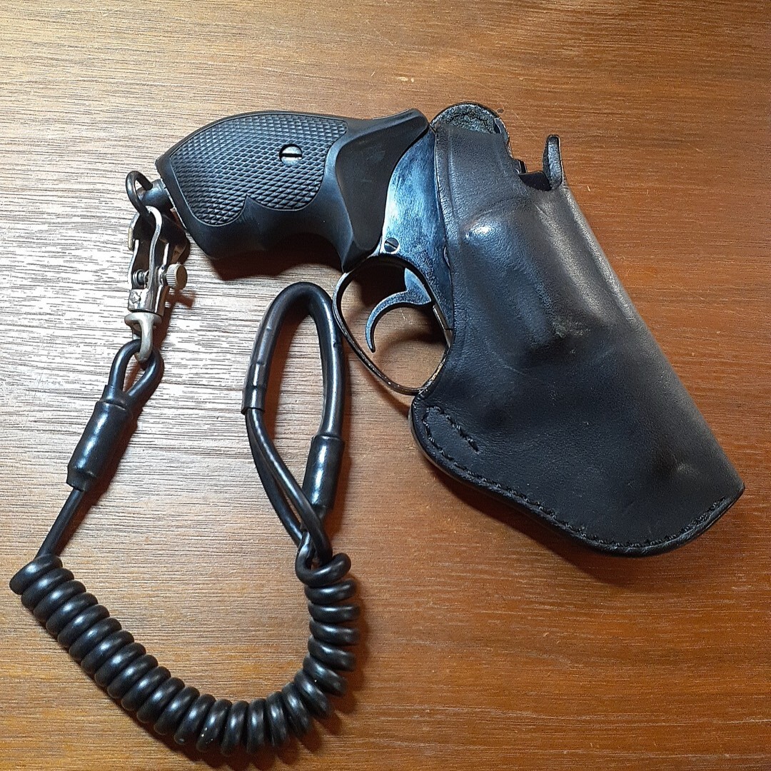 KKK)様専用新品、未使用の「新型」警察官拳銃ランヤード(レプリカ)！