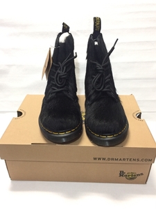 ドクターマーチン　Dr.Martens　HORSEY　LONG　HAIR　8ホール　Laceup　ブーツ