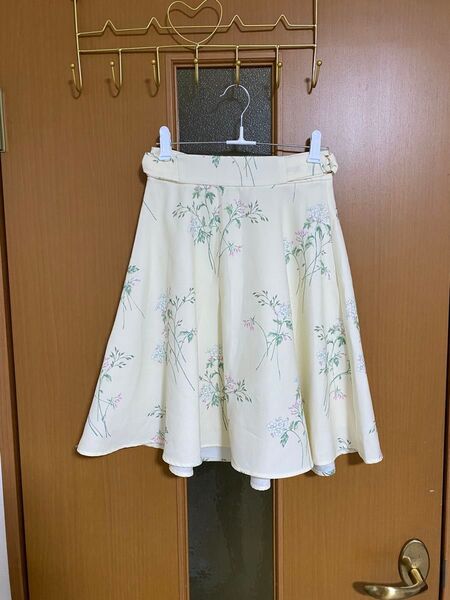 フレアスカート 花柄スカート 秋物 春服 夏服 マジェスティックレゴン 量産 美品
