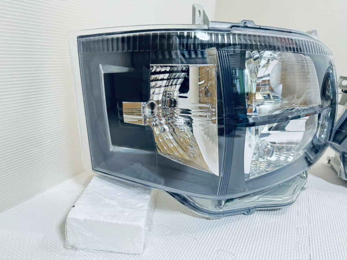 【新品】 ハイエース 3型 純正仕様 HID ヘッドライト インナーブラック ★コーキング処理★ 【新品】 ハイエース 3型 純正仕様 HID ヘッドライト インナーブラック ★コーキング処理★