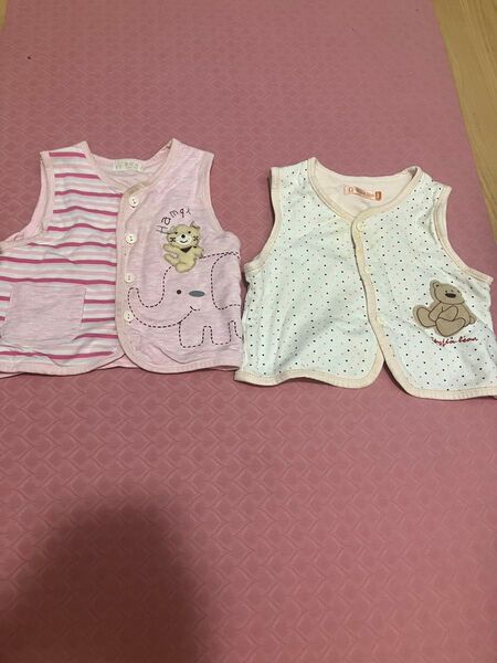 ベビー服2点セット ピンクとホワイトのベスト80cm