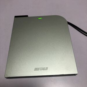 BUFFALO USB2.0 ポータブルDVDドライブ フラットデザイン ウルトラスリムタイプ ブラック DVSM-PT58U2V-BK 中古動作品 管理番号SHZ131