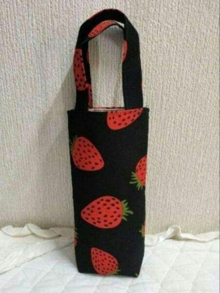水筒ケース ボトルケース いちご柄 ハンドメイド