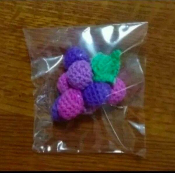 ブローチぶどう ハンドメイド