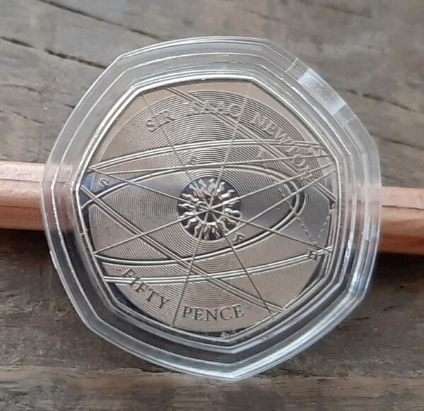 レア エリザベス女王 イギリス 英国 50ペンス コイン ニュートン デザイン 8g 27mm サー・アイザック・ニュートン