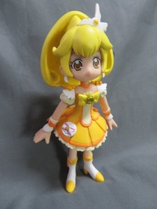 とても古い　レアな　プリキュアのフィギア