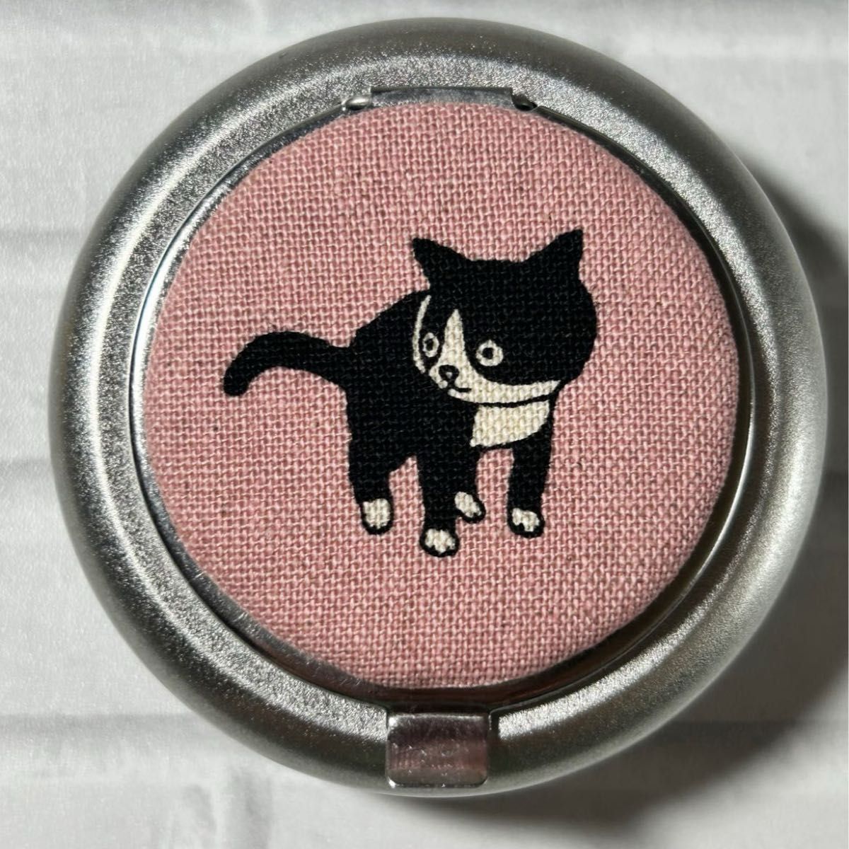 H21　携帯灰皿or小物入れケース　のんびりハチワレネコ