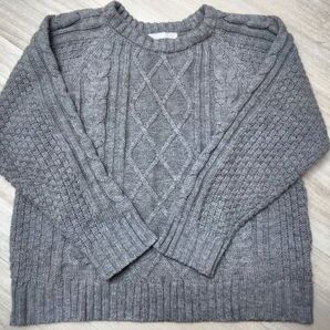 SPINNSグレー ケーブル編み ニットセーター 長袖