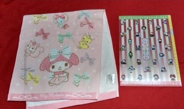 マイメロディ フェイスタオルと、ハローキティのクリアファイル