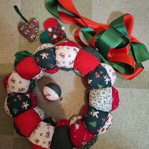 値下 ハンドメイド クリスマス パッチワークリース 赤緑 オーナメント、リボン付