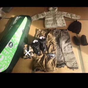 スノーボード10点セット 総額約15万位 レディース ダウン バートン 他 上下セット スノーボードウェア キスマーク