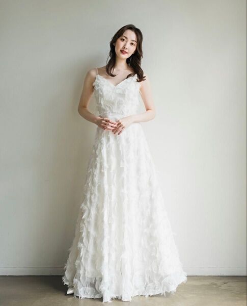 【新品・未使用】S フェザードレス 結婚式 ウエディングドレス 前撮り